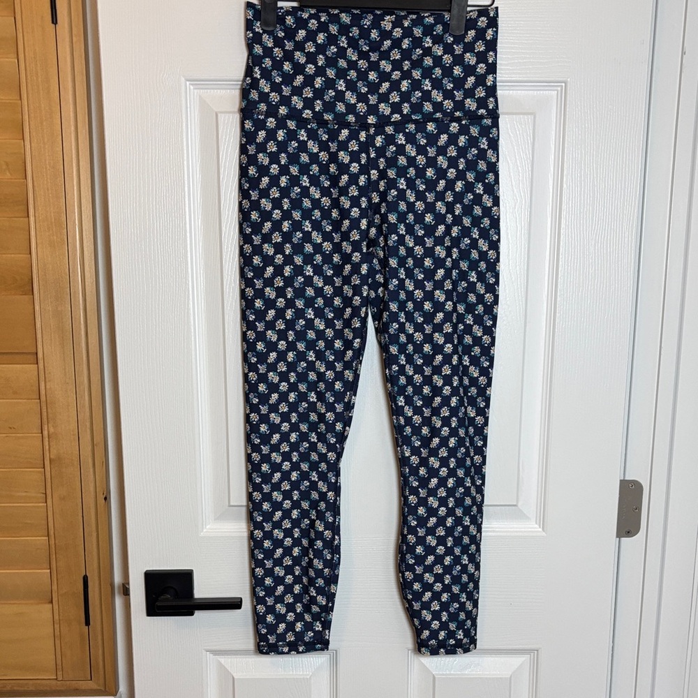 Fabletics Navy Blue Daisy Print Leggings